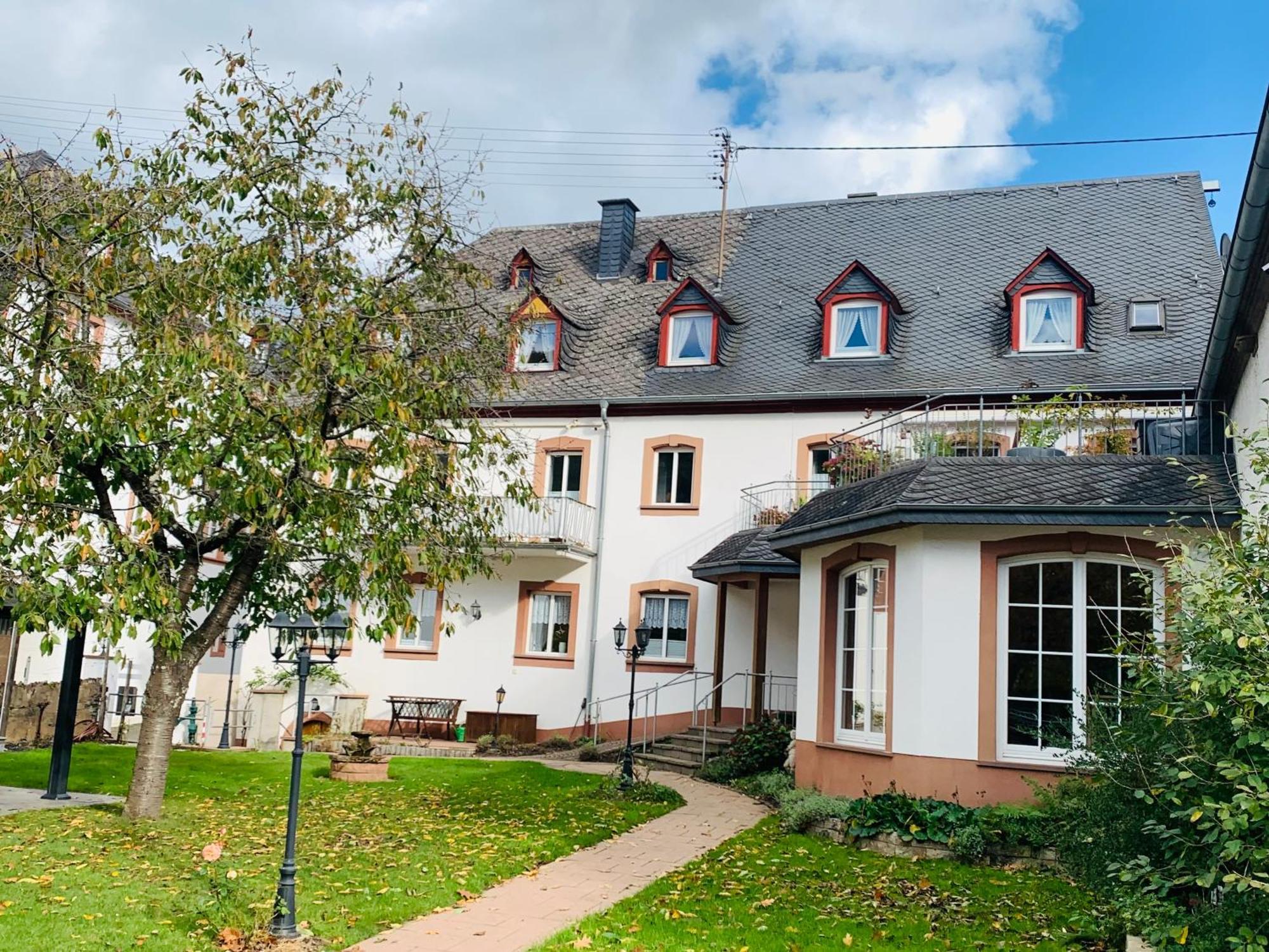 Weinhof Michael Morbach Hotel Zeltingen-Rachtig Exterior photo